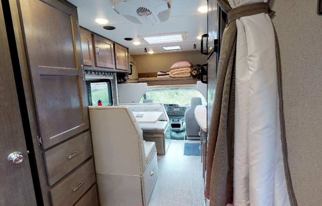 Class C Motorhome-Medium (C-Medium), , hi-res image number 15